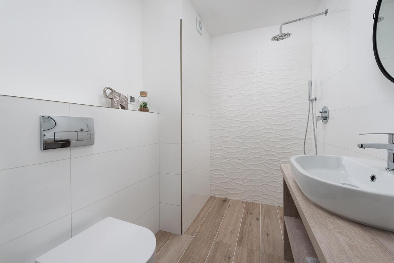 Roza Baltyku - Apartamenty I Pokoje A Debki Esterno foto
